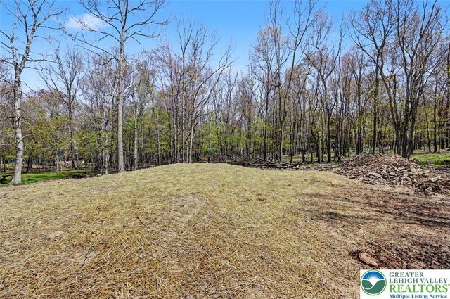 90 Oneida Trail, Penn Forest Twp, PA 18210
