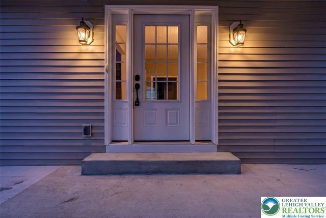 90 Oneida Trail, Penn Forest Twp, PA 18210