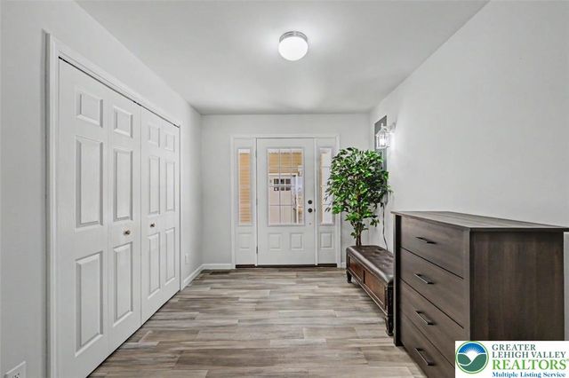 90 Oneida Trail, Penn Forest Twp, PA 18210