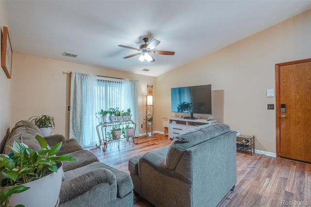 1584 Shoemaker Drive, Westland, MI 48185