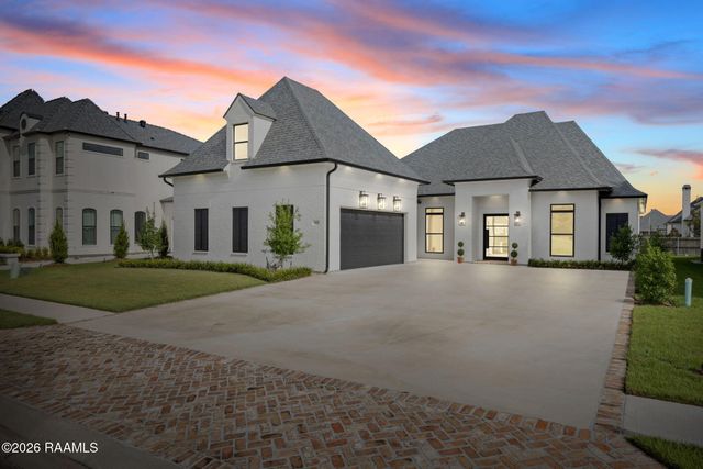 223 Gunter Grass Court, Lafayette, LA 70508