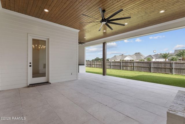 223 Gunter Grass Court, Lafayette, LA 70508