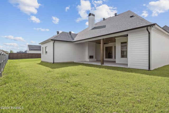 223 Gunter Grass Court, Lafayette, LA 70508