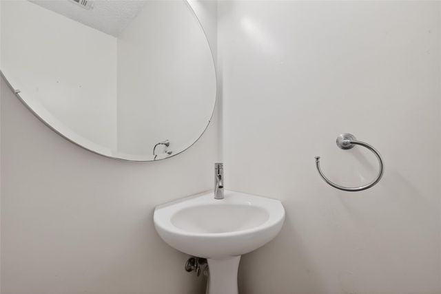 7575 Cambridge Street 1801, Houston, TX 77054