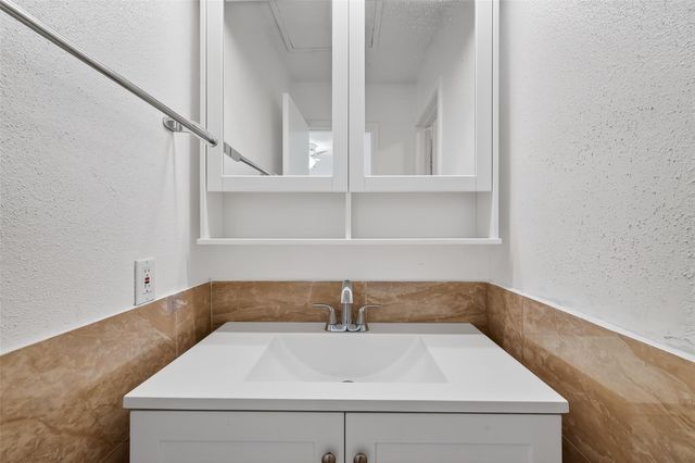 7575 Cambridge Street 1801, Houston, TX 77054