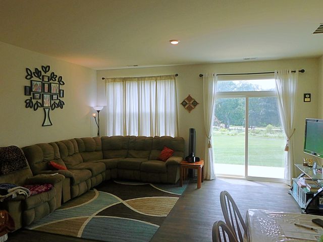 944 Darwin Street, North Aurora, IL 60542