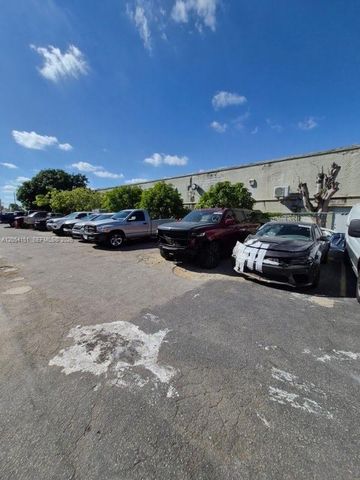 12459 SW 130th St 12, Miami, FL 33186