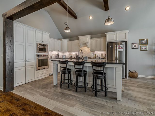 13802 N 132nd East Avenue, Collinsville, OK 74021