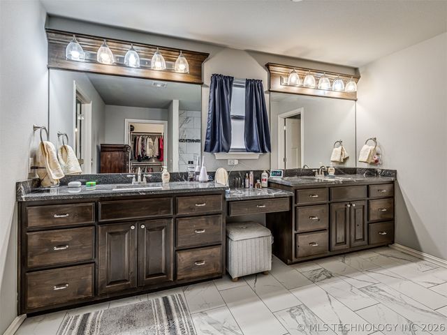 13802 N 132nd East Avenue, Collinsville, OK 74021