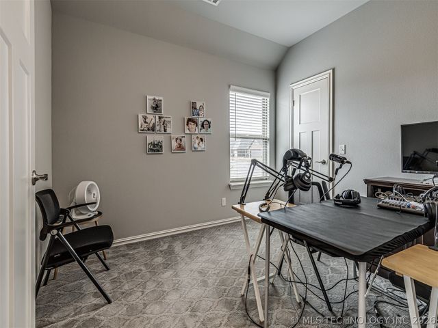 13802 N 132nd East Avenue, Collinsville, OK 74021