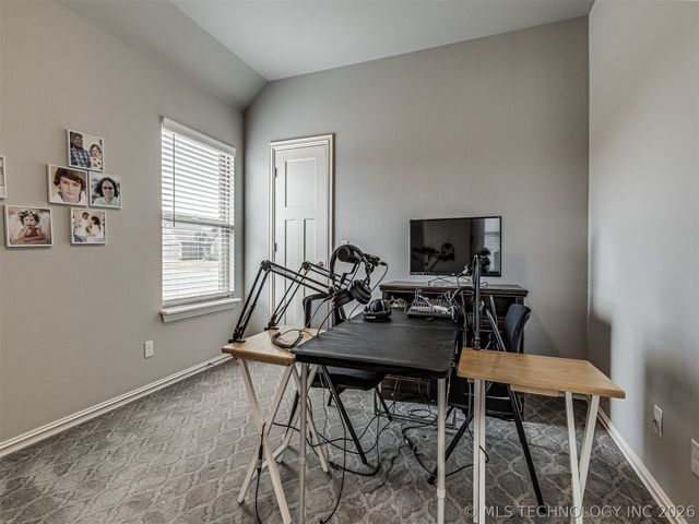 13802 N 132nd East Avenue, Collinsville, OK 74021