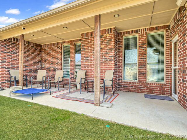 13802 N 132nd East Avenue, Collinsville, OK 74021