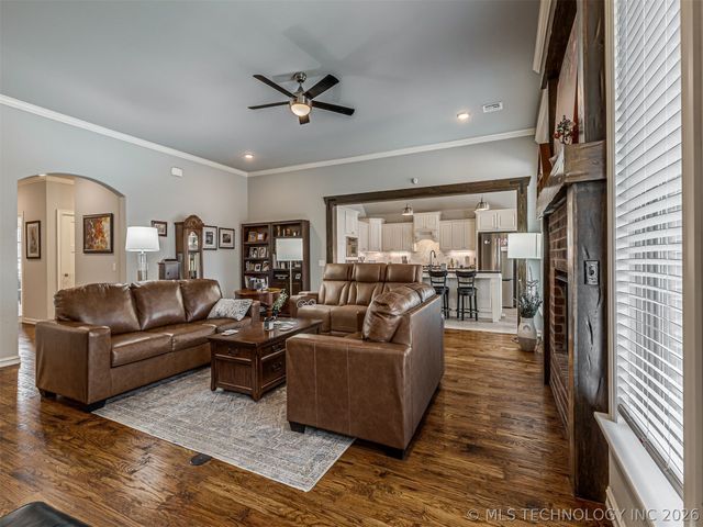 13802 N 132nd East Avenue, Collinsville, OK 74021