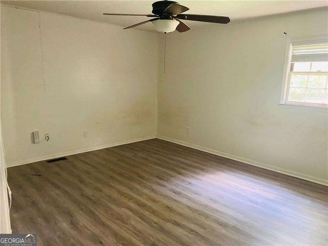 46 W Wedgewood Circle, Newnan, GA 30263