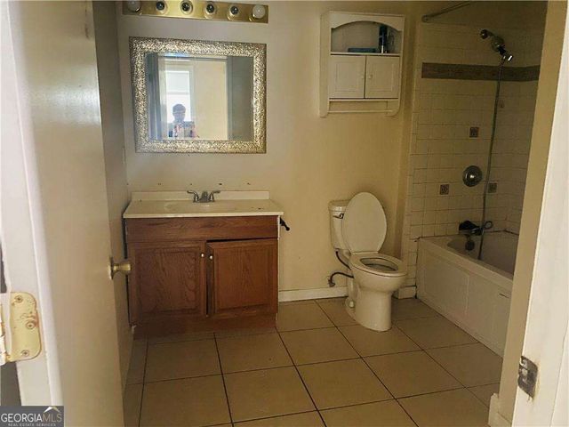 46 W Wedgewood Circle, Newnan, GA 30263