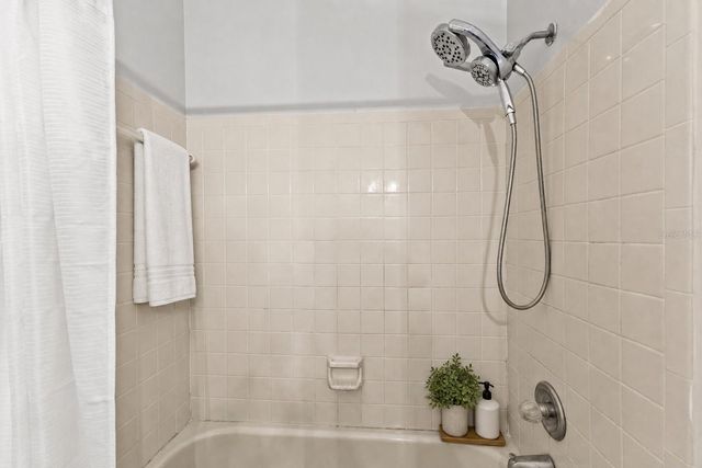 14809 WINDING CREEK COURT, Tampa, FL 33613