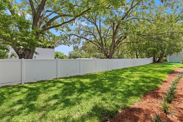 14809 WINDING CREEK COURT, Tampa, FL 33613