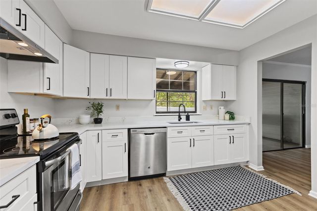 14809 WINDING CREEK COURT, Tampa, FL 33613