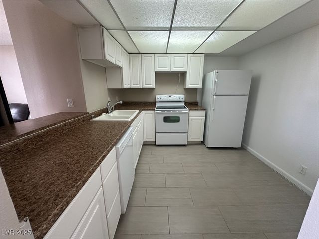 3930 University Center Drive 407, Las Vegas, NV 89119