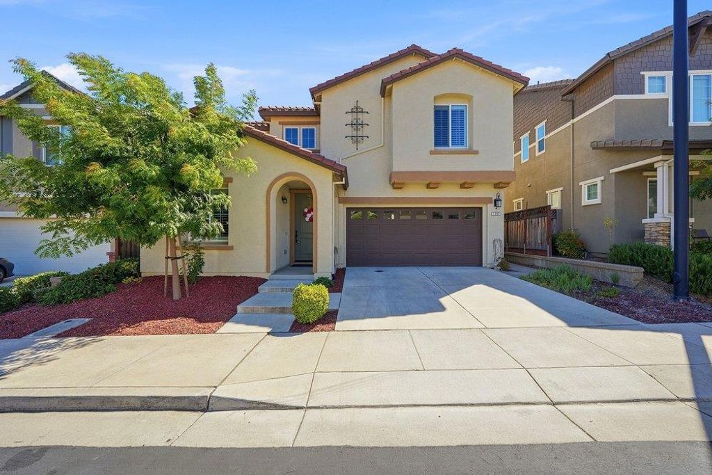 Image 1 of property listing at 1202 Sagardia Way, Gilroy, CA 95020