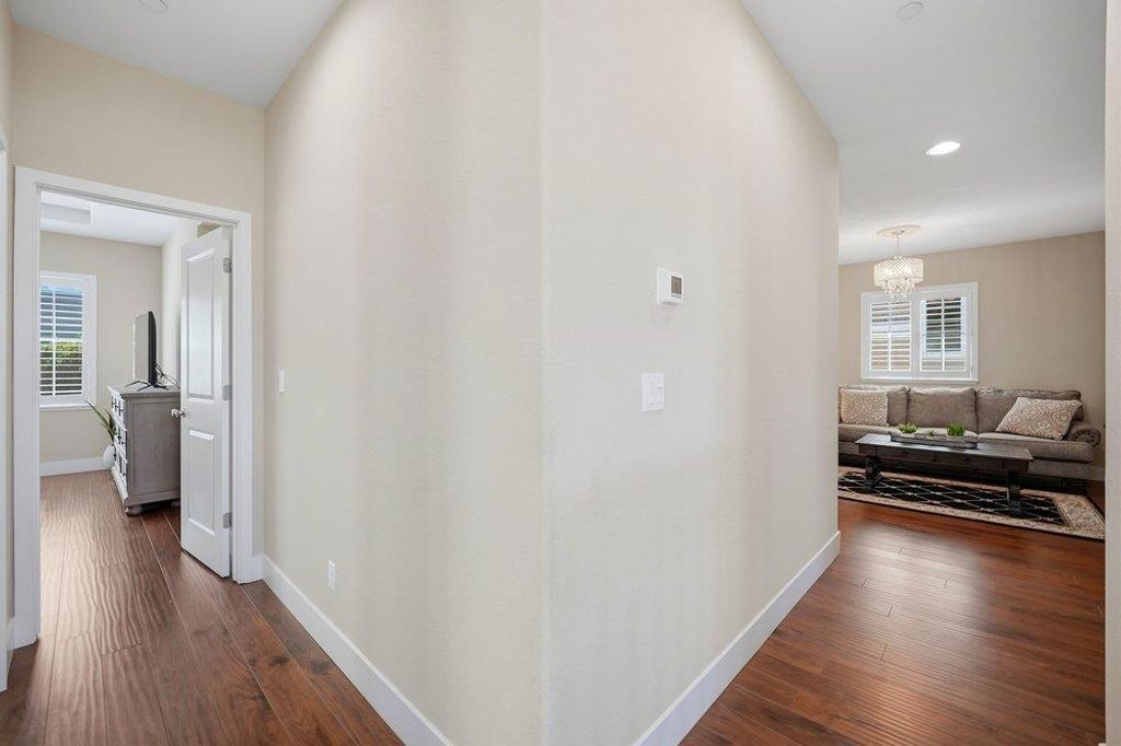 Image 14 of property listing at 1202 Sagardia Way, Gilroy, CA 95020