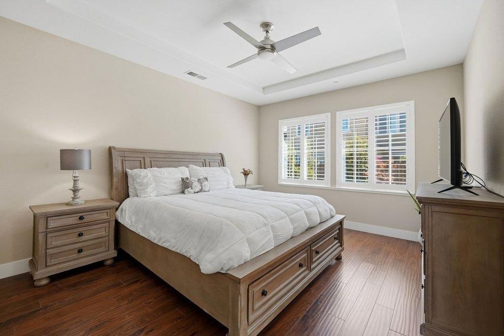 Image 16 of property listing at 1202 Sagardia Way, Gilroy, CA 95020