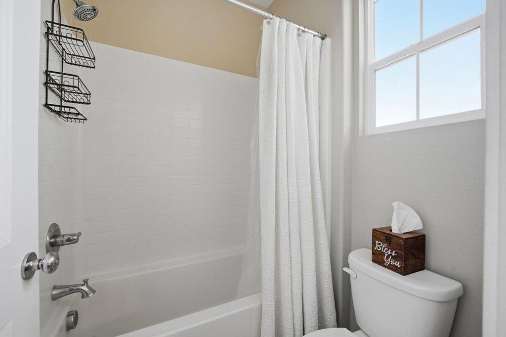 Image 27 of property listing at 1202 Sagardia Way, Gilroy, CA 95020