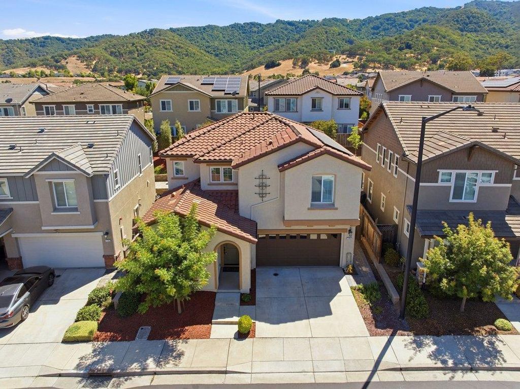 Image 33 of property listing at 1202 Sagardia Way, Gilroy, CA 95020