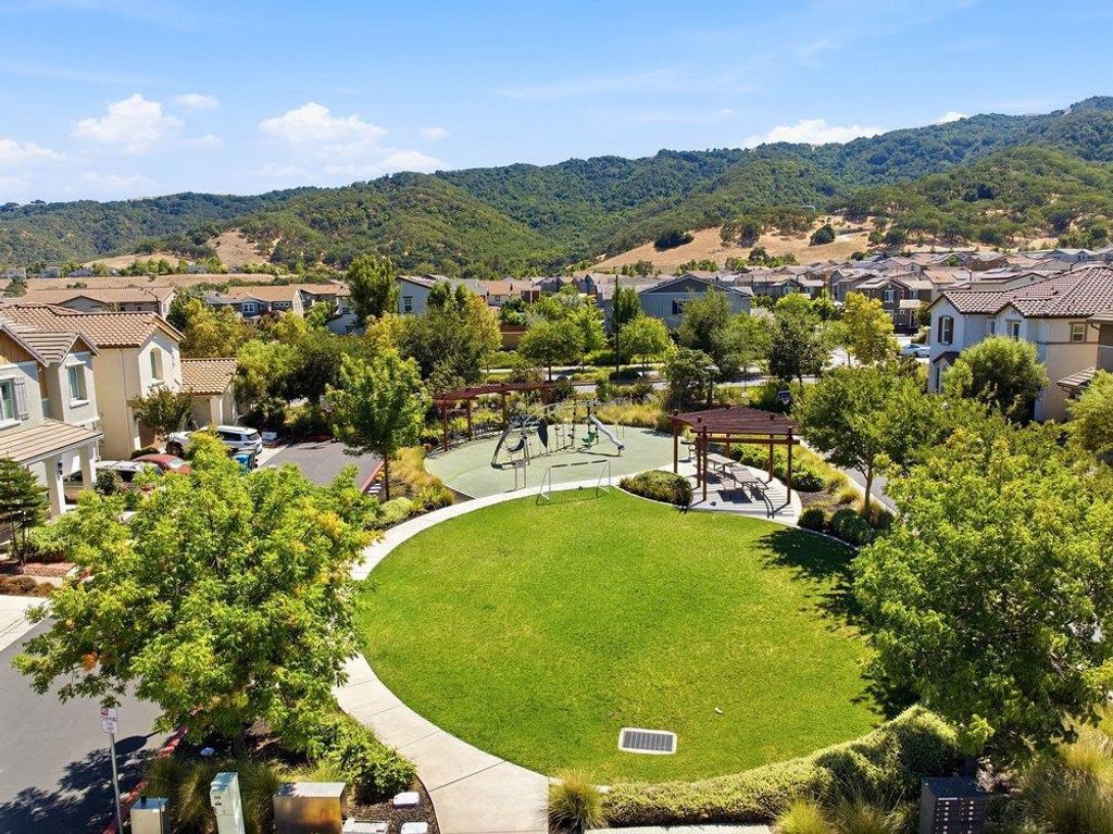 Image 35 of property listing at 1202 Sagardia Way, Gilroy, CA 95020
