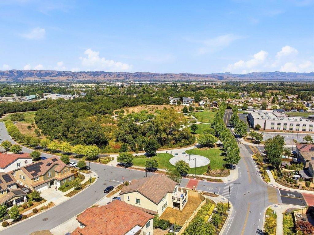 Image 36 of property listing at 1202 Sagardia Way, Gilroy, CA 95020