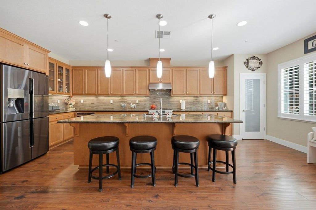 Image 9 of property listing at 1202 Sagardia Way, Gilroy, CA 95020