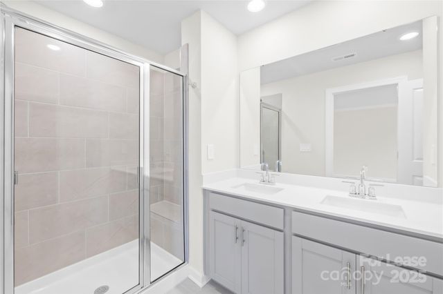 4143 Summit Woods Drive, Charlotte, NC 28216