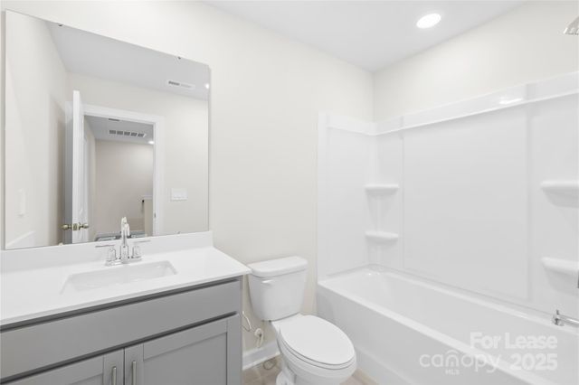 4143 Summit Woods Drive, Charlotte, NC 28216
