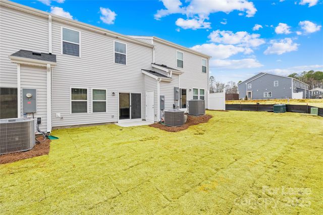 4143 Summit Woods Drive, Charlotte, NC 28216