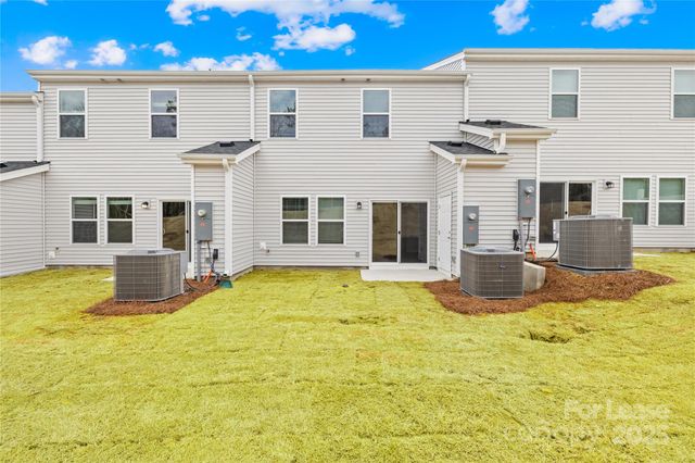 4143 Summit Woods Drive, Charlotte, NC 28216