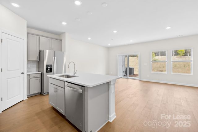 4143 Summit Woods Drive, Charlotte, NC 28216