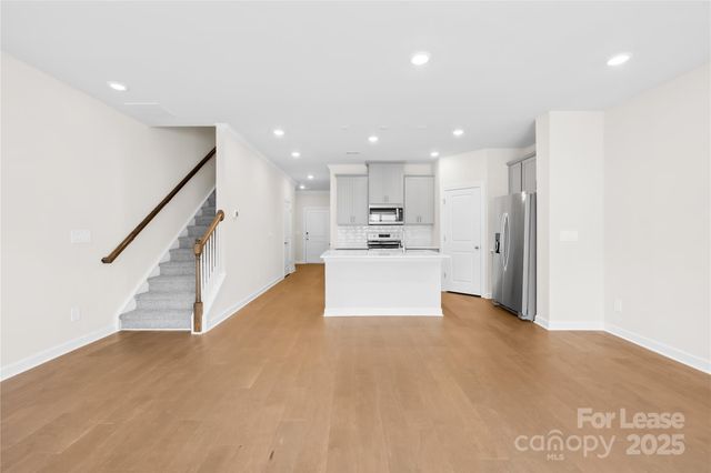 4143 Summit Woods Drive, Charlotte, NC 28216