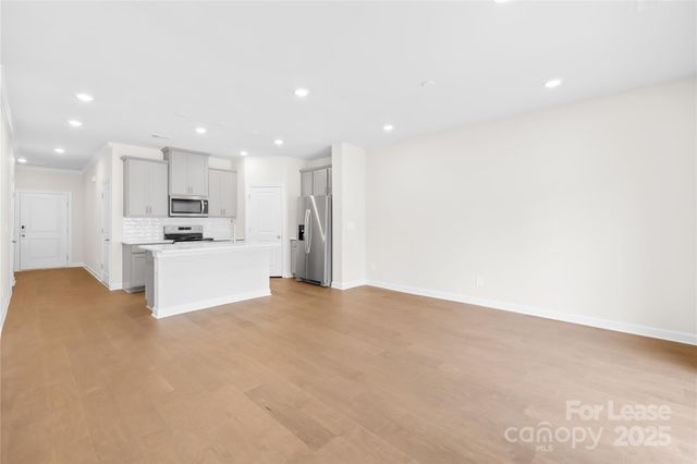 4143 Summit Woods Drive, Charlotte, NC 28216