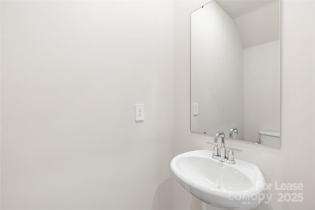 4143 Summit Woods Drive, Charlotte, NC 28216