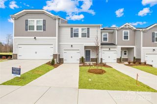 4143 Summit Woods Drive, Charlotte, NC 28216