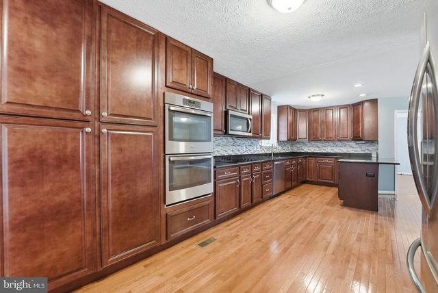 11057 EGGBORNSVILLE RD, Rixeyville, VA 22737