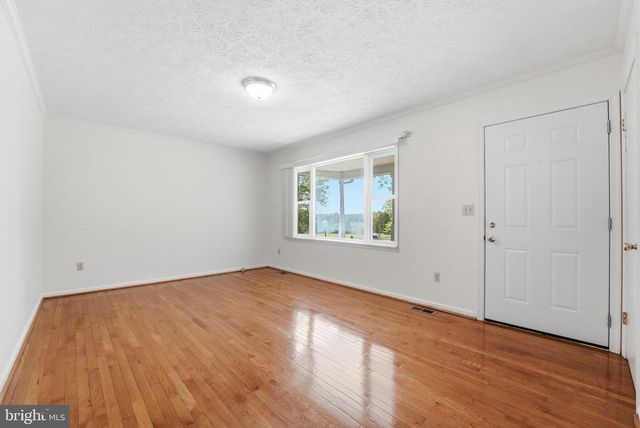 11057 EGGBORNSVILLE RD, Rixeyville, VA 22737