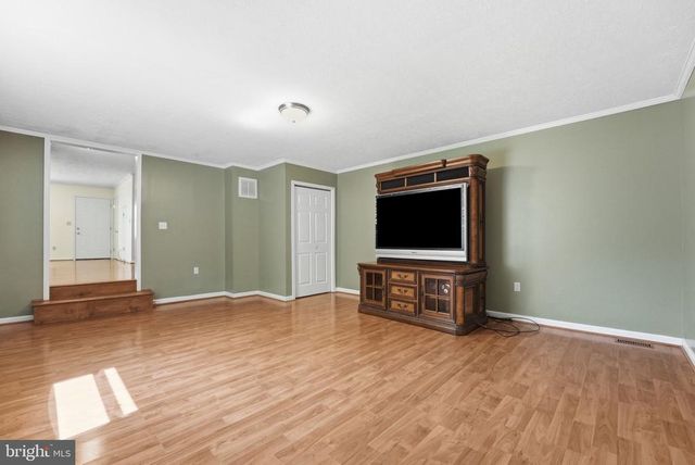 11057 EGGBORNSVILLE RD, Rixeyville, VA 22737