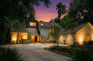 42 Skyflower Drive, The Woodlands, TX 77381