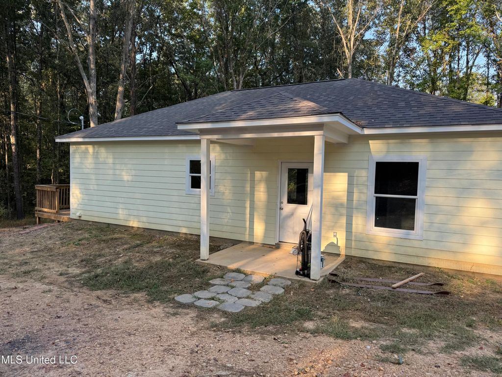 549 S Ridge Road, Sarah, MS 38665 — exterior
