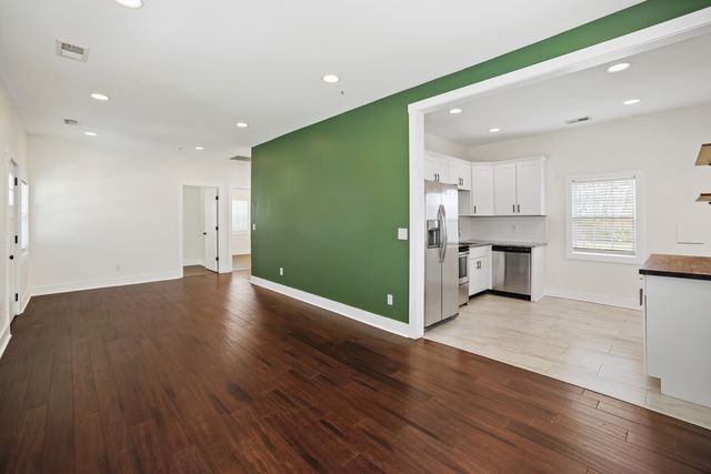 102 Shelby St, Old Hickory, TN 37138