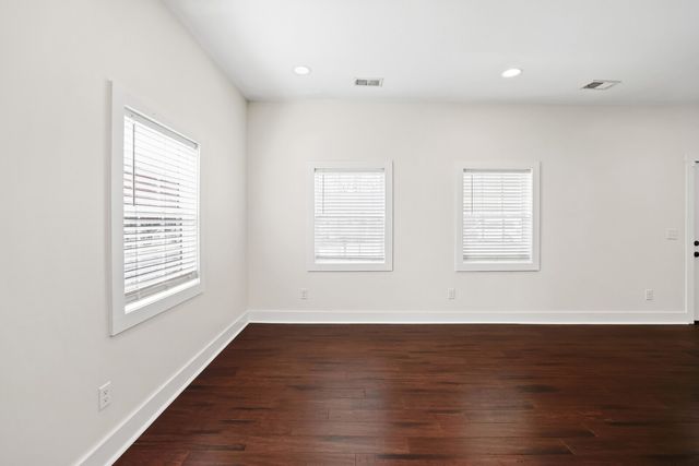 102 Shelby St, Old Hickory, TN 37138