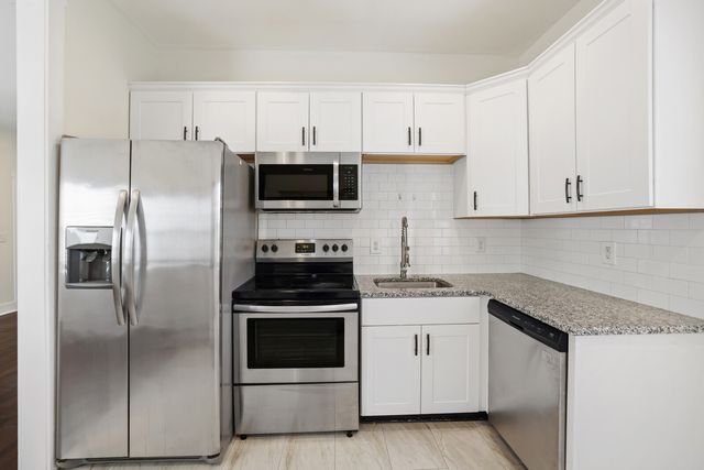 102 Shelby St, Old Hickory, TN 37138