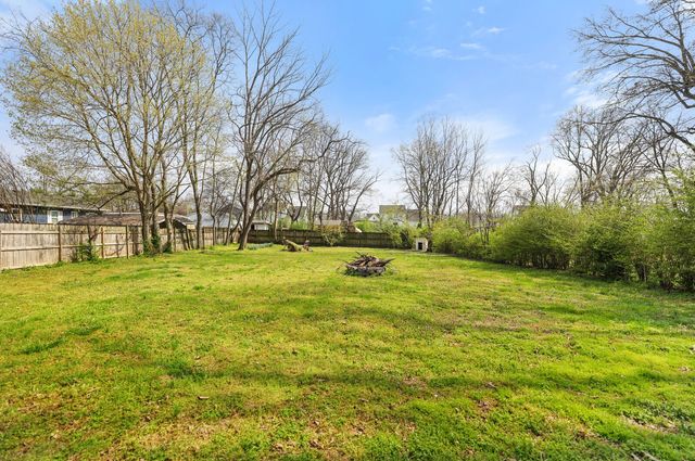 102 Shelby St, Old Hickory, TN 37138