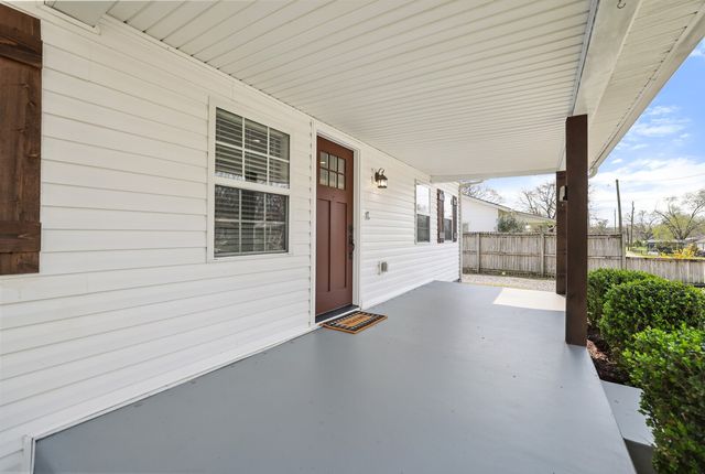 102 Shelby St, Old Hickory, TN 37138